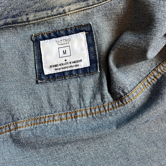 Tattrd Threads Distressed Denim Jacket Size M - Picture 4 of 5